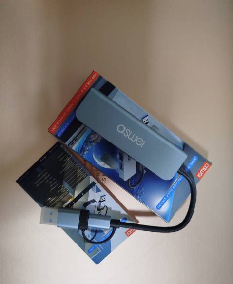 •  Hub ASWEI hoạt động nhạy, vỏ hợp kim nhôm chắc chắn, thiết kế nhỏ gọn, thuận tiện mang theo.
 •  Thiết bị hoạt động ổn định, kết nối cùng lúc nhiều thiết bị mà không xảy ra lỗi, tản nhiệt rất tốt.
 •  Tốc độ truyền nhanh, vỏ ngoài làm bằng hợp kim nhôm có khả năng chống chịu va đập tốt. Đã thử 4 cổng và đều hoạt động ổn định.
 •  Bộ chia cổng USB có thiết kế đẹp mắt, bền bỉ, nhỏ gọn và dễ sử dụng.
 •  Sản phẩm tích hợp 4 cổng USB 3.0, đầu vào hỗ trợ cả USB và Type-C, đáp ứng nhu cầu kết nối đa dạng thiết bị.
 •  Thời gian giao hàng nhanh chóng, sản phẩm đóng gói cẩn thận, nhân viên giao hàng thân thiện.
 •  Nhân viên tư vấn chu đáo, nhiệt tình. Mua hàng chính hãng tại Tiki, mình hoàn toàn yên tâm về chất lượng và giá cả.
 •  Cảm ơn Tiki rất nhiều! •  Hub ASWEI hoạt động nhạy, vỏ hợp kim nhôm chắc chắn, thiết kế nhỏ gọn, thuận tiện mang theo.
 •  Thiết bị hoạt động ổn định, kết nối cùng lúc nhiều thiết bị mà không xảy ra lỗi, tản nhiệt rất tốt.
 •  Tốc độ truyền nhanh, vỏ ngoài làm bằng hợp kim nhôm có khả năng chống chịu va đập tốt. Đã thử 4 cổng và đều hoạt động ổn định.
 •  Bộ chia cổng USB có thiết kế đẹp mắt, bền bỉ, nhỏ gọn và dễ sử dụng.
 •  Sản phẩm tích hợp 4 cổng USB 3.0, đầu vào hỗ trợ cả USB và Type-C, đáp ứng nhu cầu kết nối đa dạng thiết bị.
 •  Thời gian giao hàng nhanh chóng, sản phẩm đóng gói cẩn thận, nhân viên giao hàng thân thiện.
 •  Nhân viên tư vấn chu đáo, nhiệt tình. Mua hàng chính hãng tại Tiki, mình hoàn toàn yên tâm về chất lượng và giá cả.
 •  Cảm ơn Tiki rất nhiều!