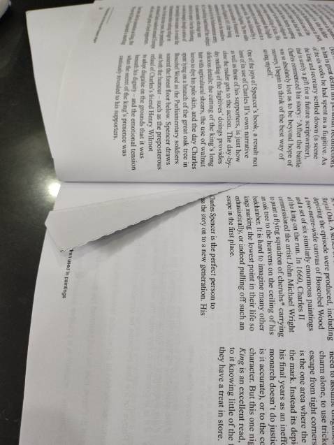 Cuốn này này mua với giá 195k mình nhận mở ra tiếc thật sự, mã qr để nghe thì k có, sách như kiểu đc in lậu ý, mỏng lét, bên trong lỗi lum la