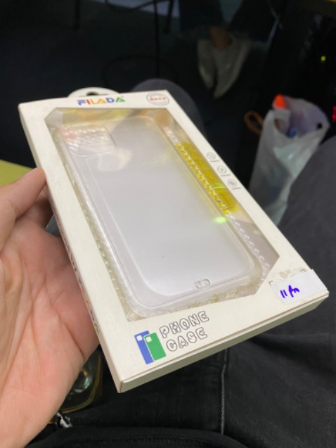 Ốp bị ố vàng, nhìn không đẹp như hình chụp trên tiki