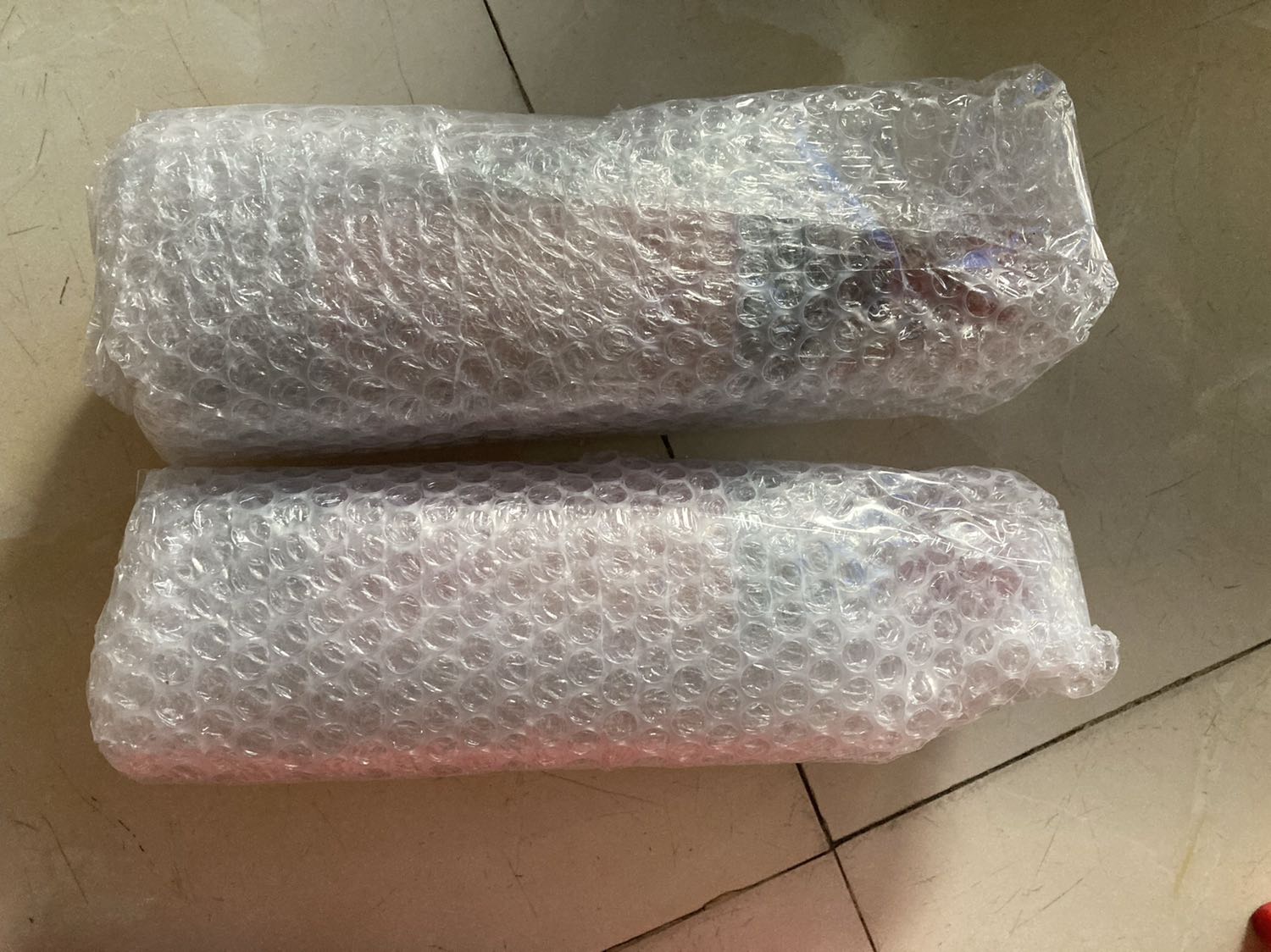 Hộp không giống như hộp mua bên cửa hàng và cty.