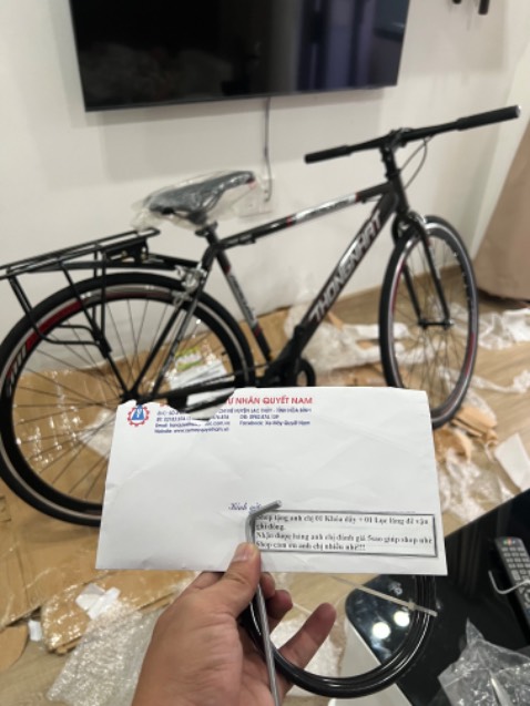 Giao hàng đúng hẹn, chủ shop cẩn thận, xe như ảnh và chạy rất êm. Đánh giá 5 sao cho chất lượng và dịch vụ