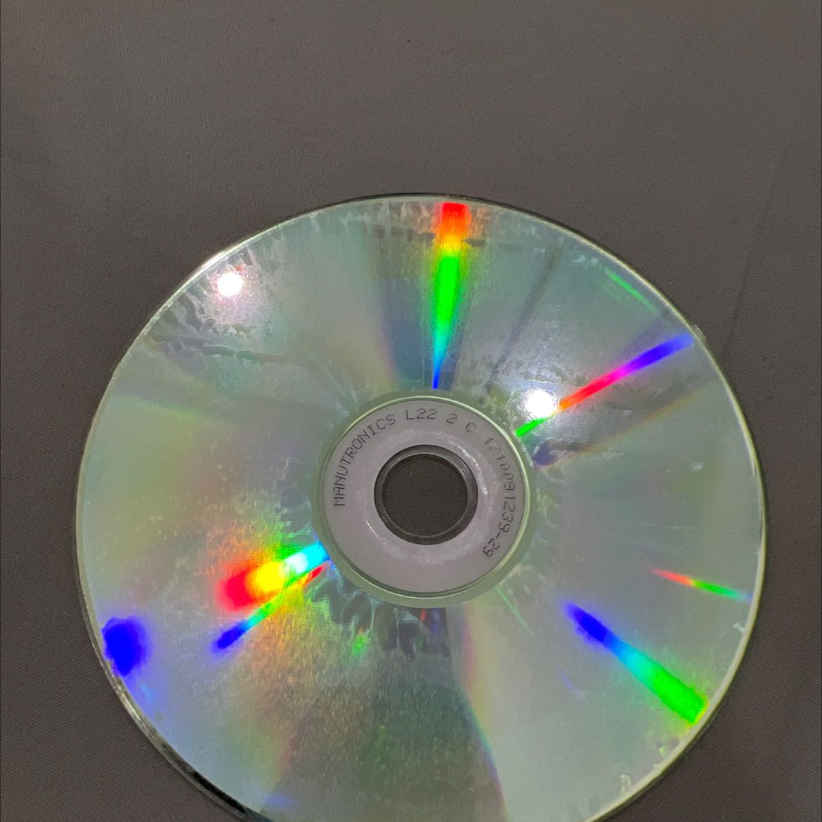 CD trong cuốn luyện nghe mở ra bề mặt mờ câm, bỏ vô máy thử thì y như rằng ko đọc được. Bỏ thử cuốn CD khác vào để xem có phải do máy tính ko, thì ko, tất cả các CD khác đều đọc được trừ CD luyện nghe. Shop có file mềm thì gửi giúp mình. CD trong cuốn luyện nghe mở ra bề mặt mờ câm, bỏ vô máy thử thì y như rằng ko đọc được. Bỏ thử cuốn CD khác vào để xem có phải do máy tính ko, thì ko, tất cả các CD khác đều đọc được trừ CD luyện nghe. Shop có file mềm thì gửi giúp mình.