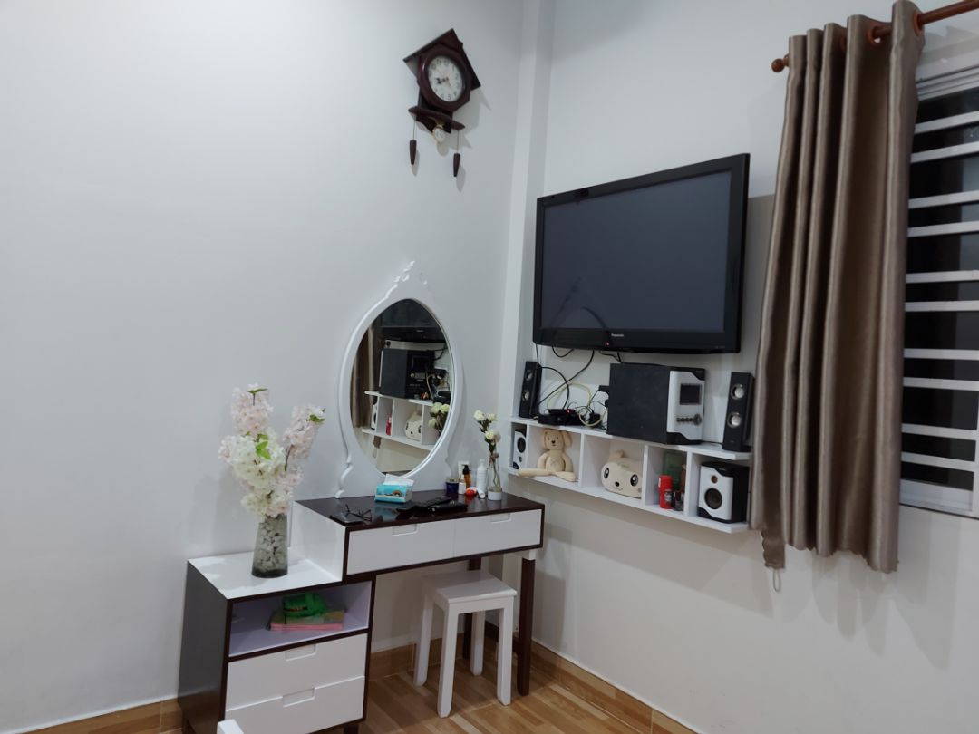 kệ đẹp. giao nhanh. shop chu đáo. lắp ráp khá đơn giản. rộng dc 20cm thì hay nè kệ đẹp. giao nhanh. shop chu đáo. lắp ráp khá đơn giản. rộng dc 20cm thì hay nè