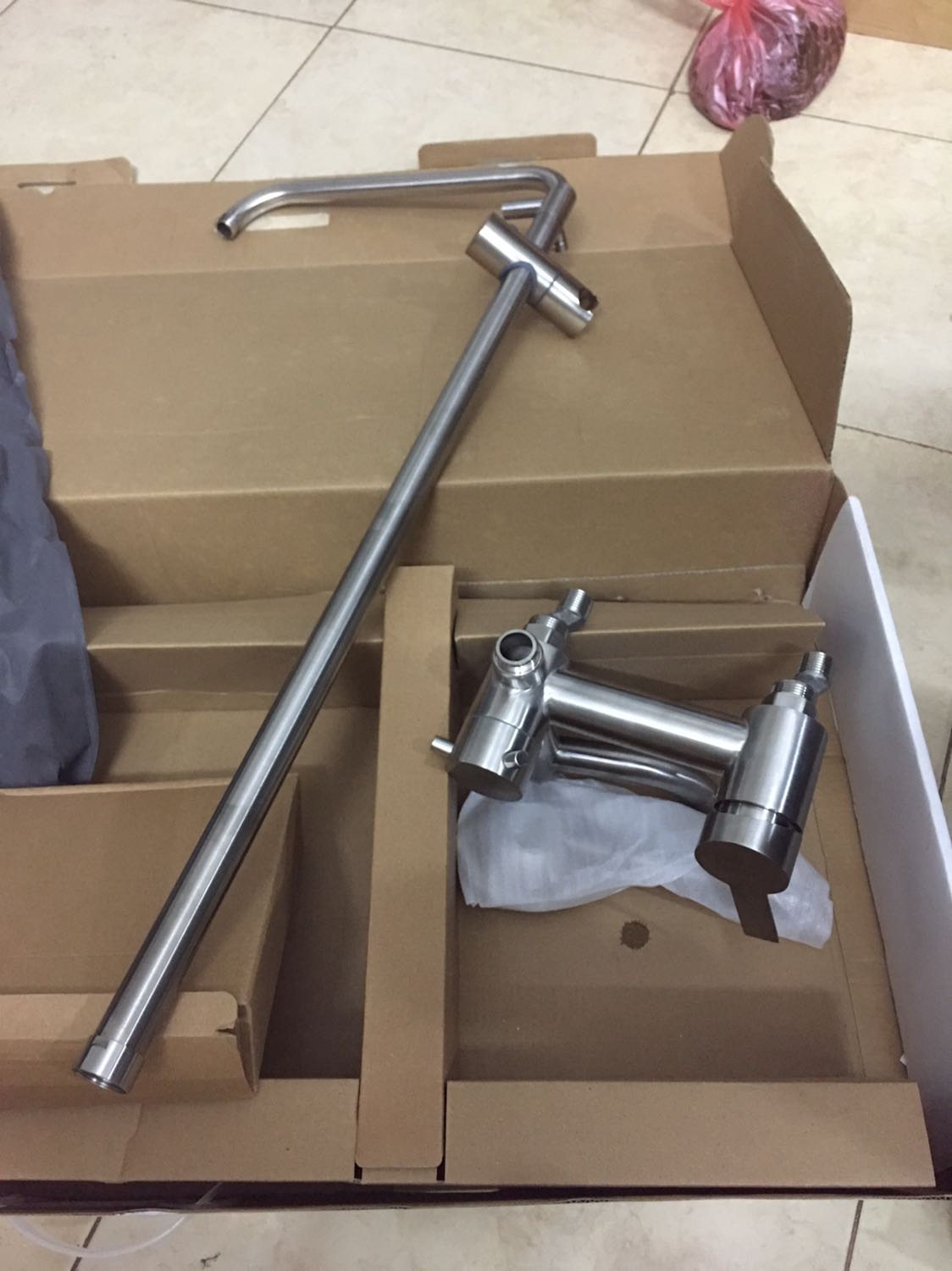 Sản phẩm giao nhanh hơn dự kiến
Sản phẩm rất đẹp ưng ý.
Nên có thêm hình ảnh và cách lắp 
Sẽ mua thêm 1 bộ nữa cho tầng khác