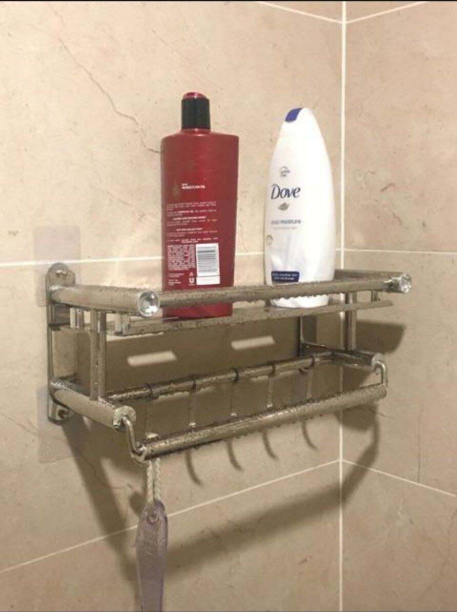 Chẳng lẽ chê sao shop giao hàng nhanh thế ạ. Mua tận 3 chiếc. Gắn mới 2 chiếc thui. Miếng dán chắc chắn nhé. Hàng đẹp. Nên mua ạ. Đóng gói chắc chắn và giao hàng siêu nhanh ạ. Cảm ớn shop nhiều nhé❤️❤️❤️