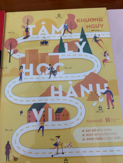 Tâm lý học hành vi thì hơi trừu tượng hơn so với tâm lý học biểu cảm. Nhưng mà đọc kết hợp nhiều tâm lý thì muốn tâm thần luôn =)) nói chứ sách đọc rất hay. Nhờ sự nghiên cứu của Watson và cái nhìn sâu sắc đã giúp chúng ta học thêm nhiều thứ tưởng chừng những hành vi thông thường chúng ta không để ý luôn chứa đựng và tồn tại những ý nghĩa cụ thể nào đó.