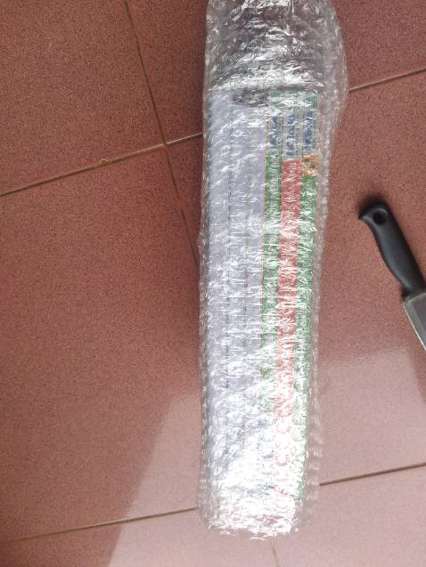 - Nhìn chung là giao hàng nhanh hơn so với thời gian dự kiến. Sách cũng mới, chất lượng. Dùng bản giấy học tập cho tập trung. 
- Shipper thì là người nhà rồi nên bỏ qua. 😄