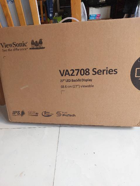 Thiết kế đẹp, kèm theo loa. Giao hàng đúng hẹn, giá cả hợp lí.