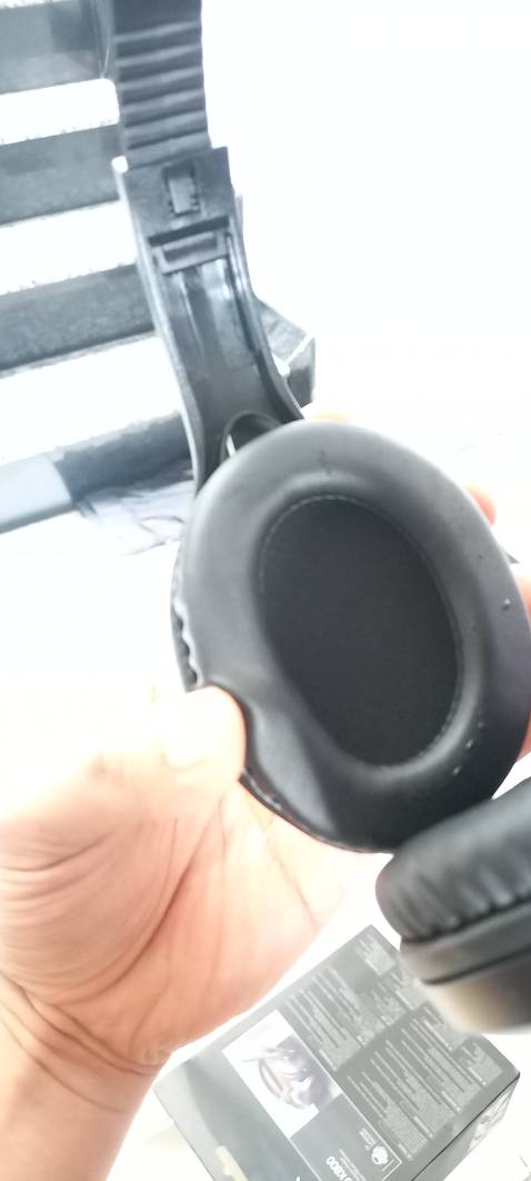 Mình thấy chất lượng âm thanh cũng tạm ổn thôi. Bass và độ trầm ko bằng Sennheiser. Nhưng thấy Tiki có tằng kèm móc khóa, nhưng khi nhận hàng ko thấy quà tặng kèm theo. Hơi thất vọng vì Shop và Tiki giao thiếu quà cho mình.