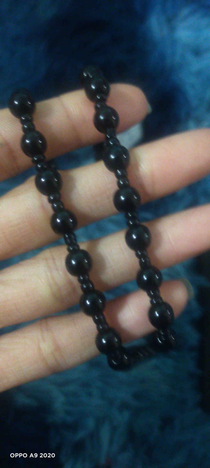 vòng to và rộng lắm nhé, phù hợp với những người trung tuổi thôi, vòng được tặng kèm khi mua ví