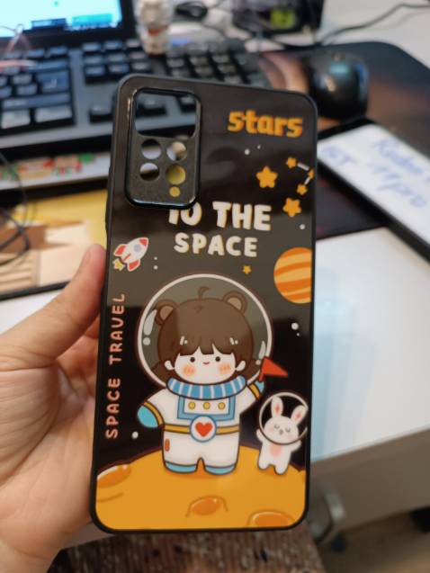 Hình đằng sau ốp cu te mà lại đẹp. Chắc chắc. Mình thấy rất là ok