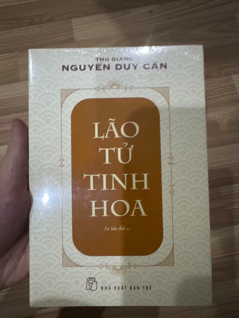 Sách được bao bọc cẩn thận, đóng gói kỹ lượng, mình mua cuốn này sau cuốn Trang Tử tinh hoa, hy vọng đọc xong sẽ tiếp thu được nhiều kiến thức hay ho.