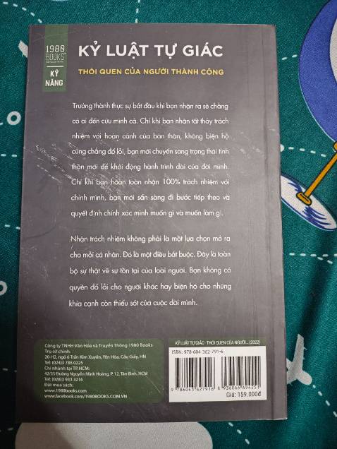 Sách trầy xước và dơ.....................