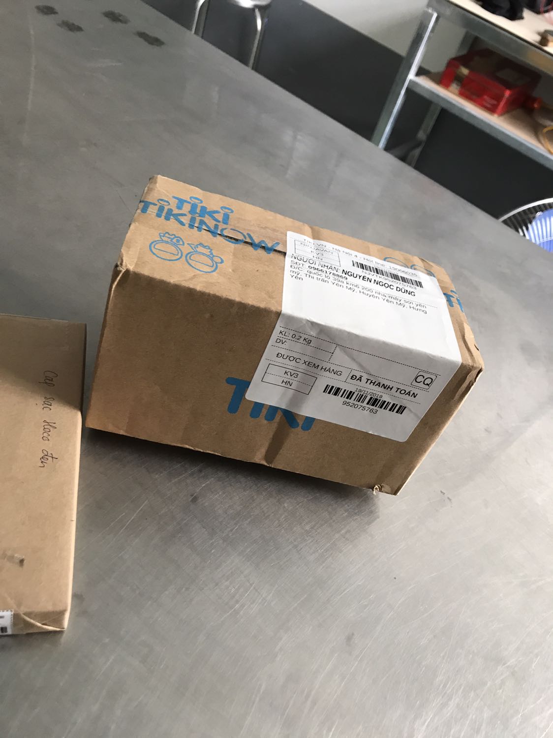 Shop gói hàng rất cẩn thận, hàng chuẩn , ủng hộ shop