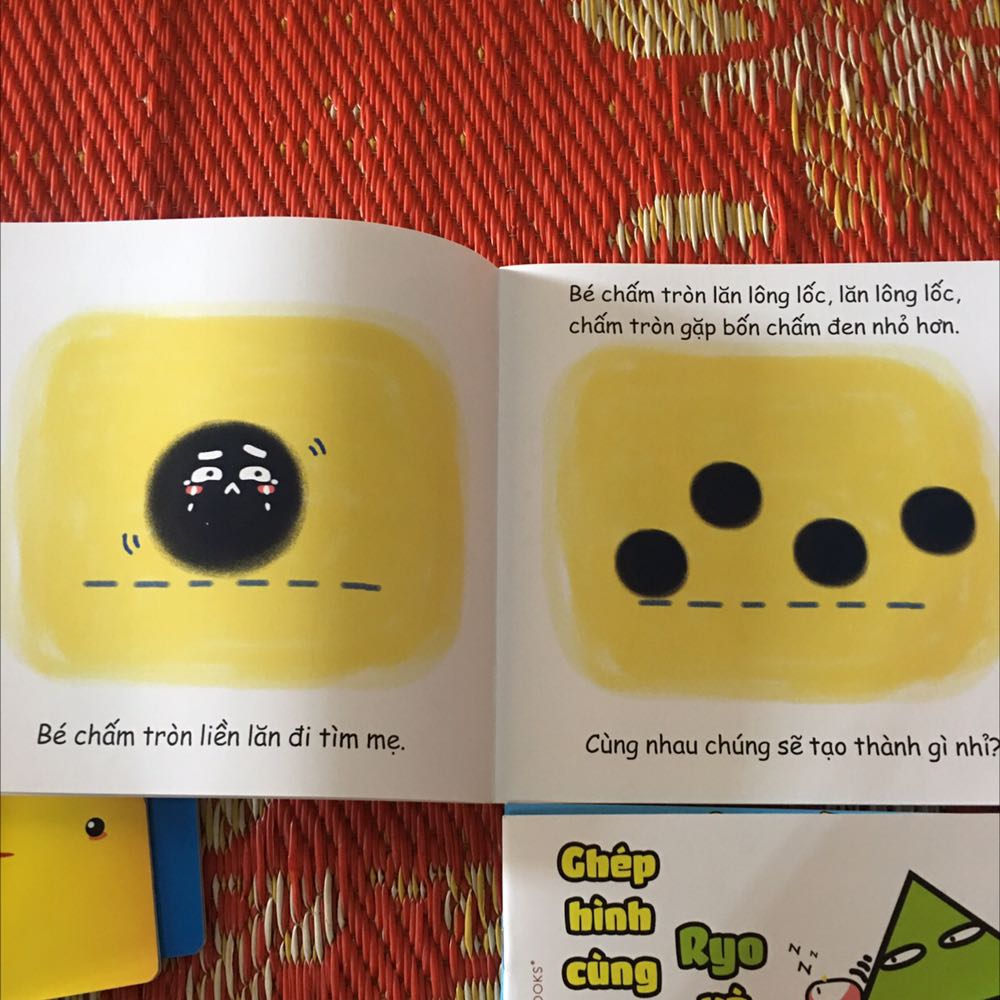 Sách đẹp, giấy in dày dặn, sách nói về các hình khối