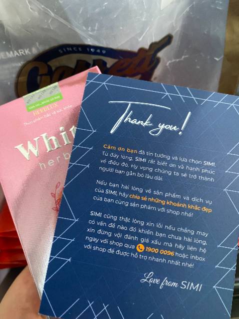 Shop đóng gói cẩn thận lắm, mình ở xa mà hàng chỉ móp ít hộp bên ngoài thôi bên trong đẹp nguyên
Có ktra được hàng chính hãng. Nếu có tác dụng mình sẽ mua cho cả mẹ mình nữa