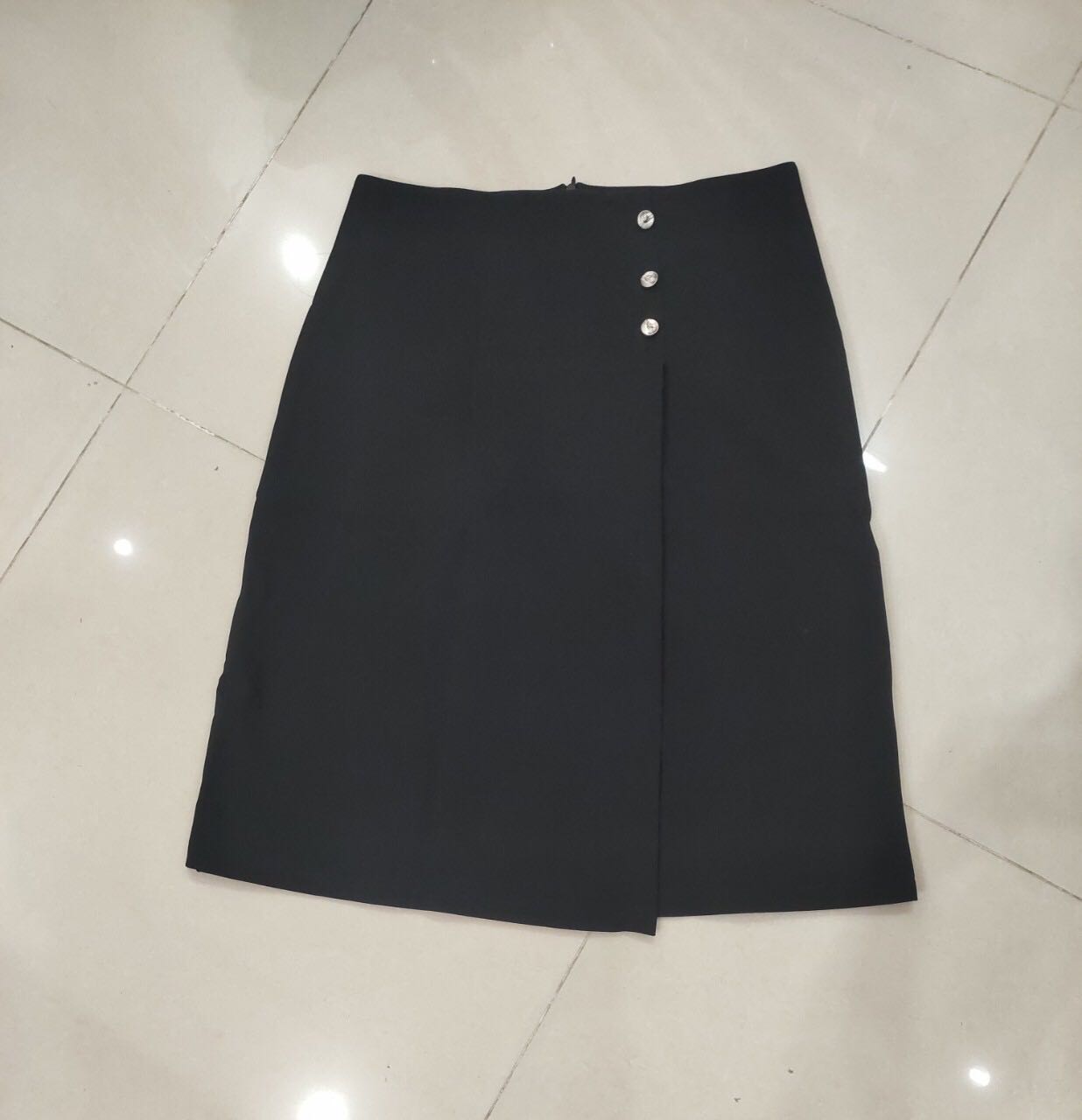 Giao nhanh- đường chỉ đẹp- đã trải nghiệm giờ mới đánh giá. Sẽ quay lại mua khi có nhu cầu. Cho shop 5 sao