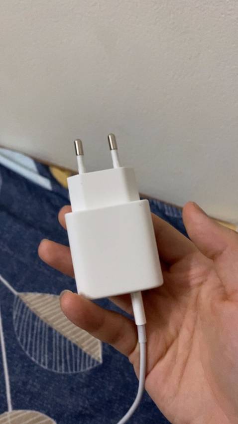 Giao hàng hơi lâu, hộp đầy đủ, sạc ip11 mất tầm 2h thì đầy 100%.