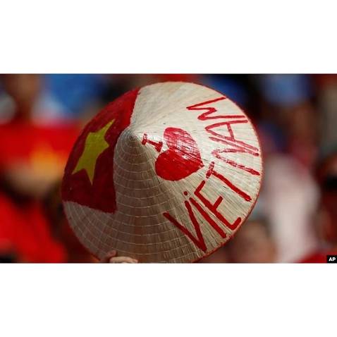 mới – Nhận thưởng tới 500K
Trở thành khách hàng mới của CIMB và nhận thưởng đến 500K khi mở Tài khoản Tiền gửi Thông minh và Thẻ Ghi nợ CIMB Visa Debit!

Thời gian khuyến mãi
Từ ngày 15/07/2024 đến ngày 15/01/2025 hoặc đến khi hết ngân sách cho Chương trình, tùy điều kiện nào đến trước.

Sản phẩm áp dụng
Tài khoản Thanh toán (Spend Account), Tài khoản Tiền gửi Thông minh, Thẻ ghi nợ CIMB  Visa Debit do Ngân hàng CIMB Việt Nam phát hành.

Đối tượng áp dụng
Khách hàng mới chưa từng sử dụng bất kỳ sản phẩm, dịch vụ nào của CIMB

Thể lệ chương trình
a) Tặng 1*** VNĐ cho Khách hàng thực hiện:

Mở Tài khoản Thanh toán trên ứng dụng OCTO by CIMB, và
Đăng ký tham gia sản phẩm Tài khoản Tiền gửi thông minh trong cùng tháng với ngày mở Tài khoản thanh toán (Spend Account) trên ứng dụng OCTO by CIMB, và
Có tối thiểu 01 Tài khoản Tiền gửi Thông minh được mở thành công trong vòng 30 ngày kể từ khi đăng kí tham gia sản phẩm.
 

b) Tặng thêm tiền thưởng khi Khách hàng mở Thẻ Ghi nợ CIMB Visa Debit, cụ thể:

Tặng 1*** VNĐ khi có tổng giao dịch thanh toán chi tiêu trên thẻ từ 2.*** VNĐ trong vòng 30 ngày kể từ ngày đăng kí tham gia sản phẩm Tài khoản Tiền gửi Thông minh, hoặc
Tặng 4*** VNĐ khi có tổng giao dịch phẩm thanh toán chi tiêu trên thẻ từ 5.*** VNĐ trong vòng 30 ngày kể từ ngày đăng kí tham gia sản phẩm Tài khoản Tiền gửi Thông minh.
 

Số tiền không được tính vào giá trị chi tiêu để tham gia Chương trình bao gồm:

Số tiền các giao dịch chuyển khoản; rút/ứng tiền mặt, thanh toán lãi, phí;
Số tiền các giao dịch bị hoàn/ hủy;
Số tiền giao dịch thanh toán tại các đại lý thanh toán hóa đơn tiện ích bao gồm giao dịch thanh toán điện, nước, điện thoại, internet, truyền hình, giao dịch kinh doanh tiền tệ, giao dịch top-up ví điện tử;
Số tiền giao dịch tại các Đơn vị chấp nhận thẻ (“ĐVCNT”) cung cấp dịch vụ quảng cáo trực tuyến như Google Ads, *** Ads;
Số tiền các giao dịch mà CIMB nghi vấn là Giao dịch khống hoặc đánh giá cho rằng có dấu hiệu trục lợi, *** dựa trên những bất thường về hành vi, tần suất, giá trị giao dịch chi tiêu của khách hàng trong từng thời kỳ;
Các trường hợp khác theo chính sách của CIMB trong từng thời kỳ. Nhập mã trong phần giới thiệu 2424Z6u2 để hưởng trọn vẹn tất cả các ưu đãi