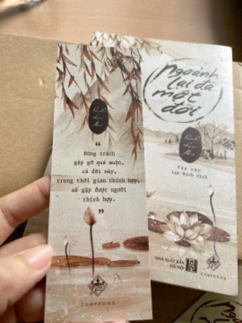 Giao hàng nhanh, đóng gói cẩn thận. Sách nội dung nhẹ nhàng, đọc khiến người ta thư thái dễ chịu, tâm hồn trở nên an yên hơn.