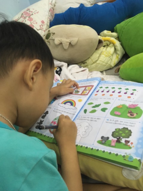 Nội dung hay, sách rẻ hơn giá bìa, bé nhà mình rất thích