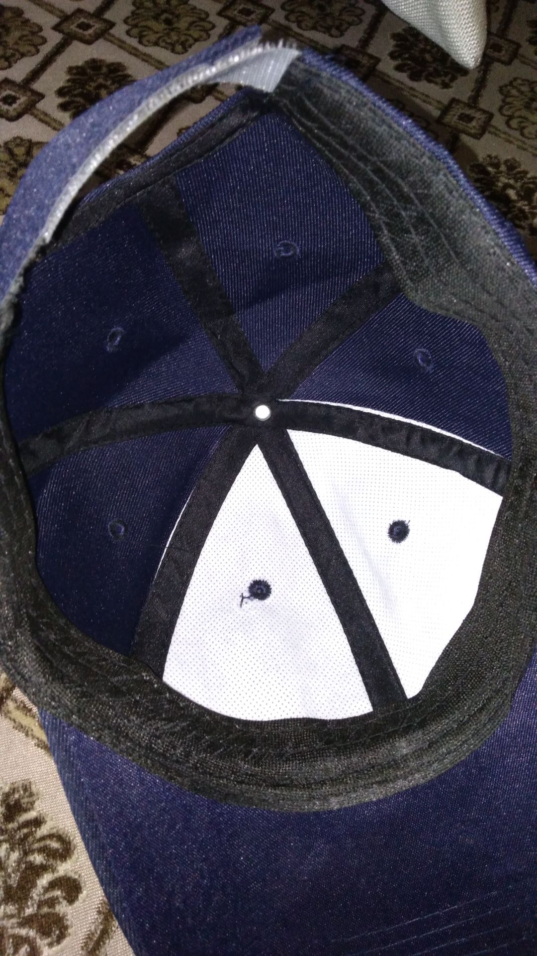 mũ rẻ nhưng chất lượng khá tốt. độ hoàn thiện cao. form cũng được