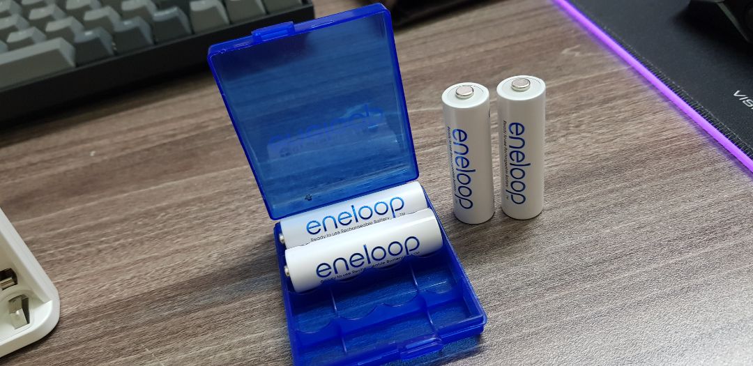 Sản phẩm tốt, giống ảnh quảng cáo, pin cầm lên là thấy chất lượng, mua về để chơi tay cầm Xbox và cảm thấy rất ưng ý, về độ bền thì còn phải chờ thời gian để kiểm chứng