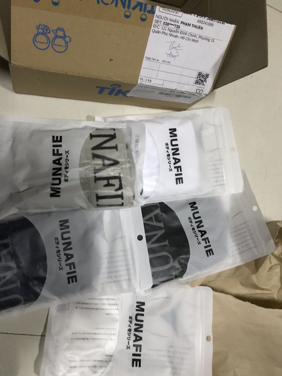 Hàng đúng mẫu, chất liệu tốt đóng gói rất đẹp. Rất đáng tiền