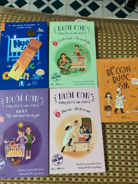 Chất lượng sách tốt, mực in rõ nét, được tặng thêm 1 quyển nữa rất bất ngờ vì trc đó đặt k để ý được tặng thêm