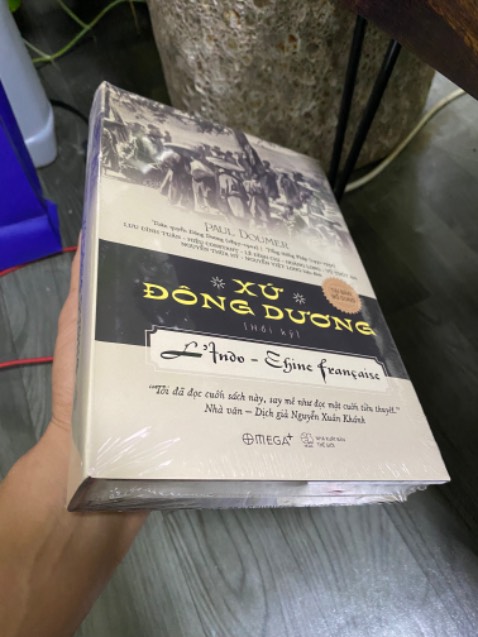 Sách mới nhận đc nguyên seal, đóng gói cẩn thận hơn trước, có tí chút cấn nhẹ ở góc nhưng ko ảnh hưởng gì cả. Cảm ơn Tiki đã hỗ trợ đổi trả sau lần đặt trước.