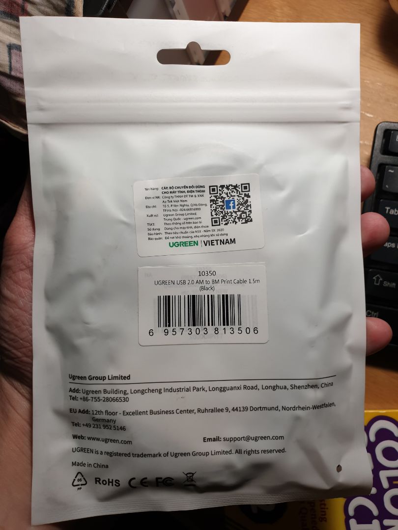 Sản phẩm chất lượng ổn, không có cục khử nhiễu, tuy nhiên chất lượng in được cải thiện rõ rệt. Đầu tiếp xúc có màu vàng, nhìn cảm quan rất ổn.
Lưu ý là không có cục khử nhiễu nhé.