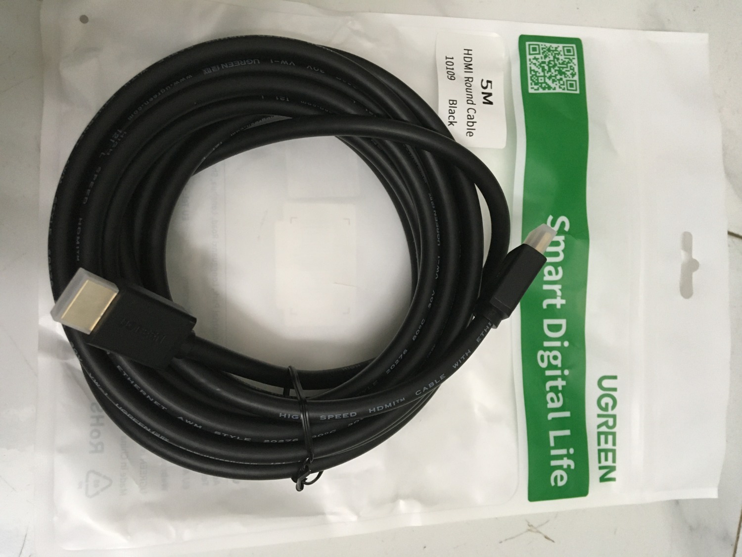 Hàng giao đúng như mô tả, bao bì đóng gói kỹ lưỡng. Chất lượng tốt. Đúng Ugreen thương hiệu của Germany, mặc dù sản xuất tại China. Nhất là dòng chữ họ viết trong "Thank You":
UGREEN
ký hiệu này trên (các) sản phẩm và / hoặc các tài liệu kèm theo chỉ ra rằng, theo chỉ thị mới 2012/19 / EU về thiết bị điện và điện tử thải (WEEE), các sản phẩm đã qua sử dụng thiết bị điện và điện tử (WEEE) không được trộn lẫn với rác thải sinh hoạt. để được xử lý, phục hồi và tái chế thích hợp, vui lòng mang (các) sản phẩm này đến điểm thu gom được chỉ định, nơi nó sẽ được chấp nhận miễn phí hoặc tính phí
Việc vứt bỏ sản phẩm này đúng cách sẽ giúp tiết kiệm các nguồn tài nguyên quý giá và ngăn chặn bất kỳ tác động tiêu cực tiềm ẩn nào đến sức khỏe con người và môi trường, nếu không có thể phát sinh từ việc xử lý chất thải không phù hợp -Google translate
(ugreen
this symbol on the product(s) and/or accompanying documents indicates that, under the new directive 2012/19/EU on waste electrical and electronic equipment (WEEE), products used electrical and electronic equipment (WEEE) should not be mixed with general household waste. for proper treatment, recovery and recycling, please take this product(s) to designated collection point where it will be accepted free or charge
disposing of this product correctly will help save valuable resources and prevent any potential negative effect on human heath and the environment, which could otherwise arise from inappropriate waste handing)

Họ đã  viết có trách nhiệm chứng tỏ hàng của họ sản xuất ra phải tốt. Mà test  thử đúng là tốt thật, 5 m mà vẫn bắt tín hiệu ngon ành!