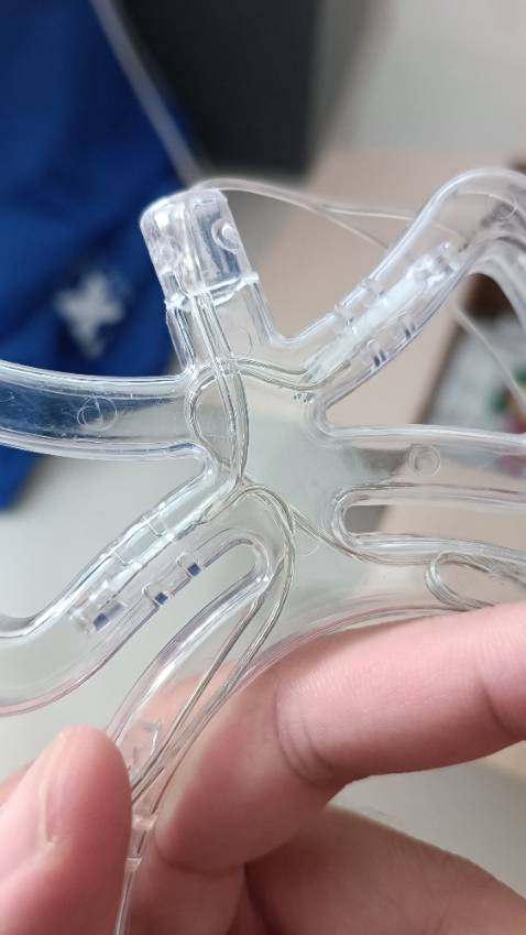 Nhận sản phẩm xong thấy thất vọng vô cùng, đong gói chỉ có cái bịch để vào, lấy ra xem thì thấy trầy xước khá nhìu và hàng cũ như đã qua sử dụng, tôi muốn trả hàng cà hoàn tiền. Không đáng với giá tiền.