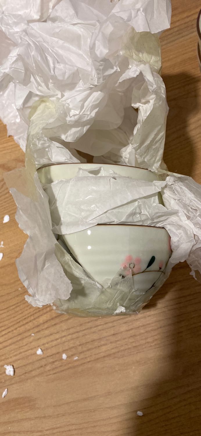 Vận chuyển làm vỡ 1 cái, yêu cầu đổi