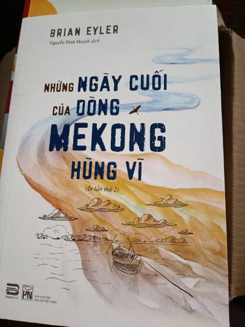 Ngoại quan đẹp nhỏ gọn. Nội dung phù hợp cho những ai quan tâm đến sông Mekong và những điều xoay quanh nó.