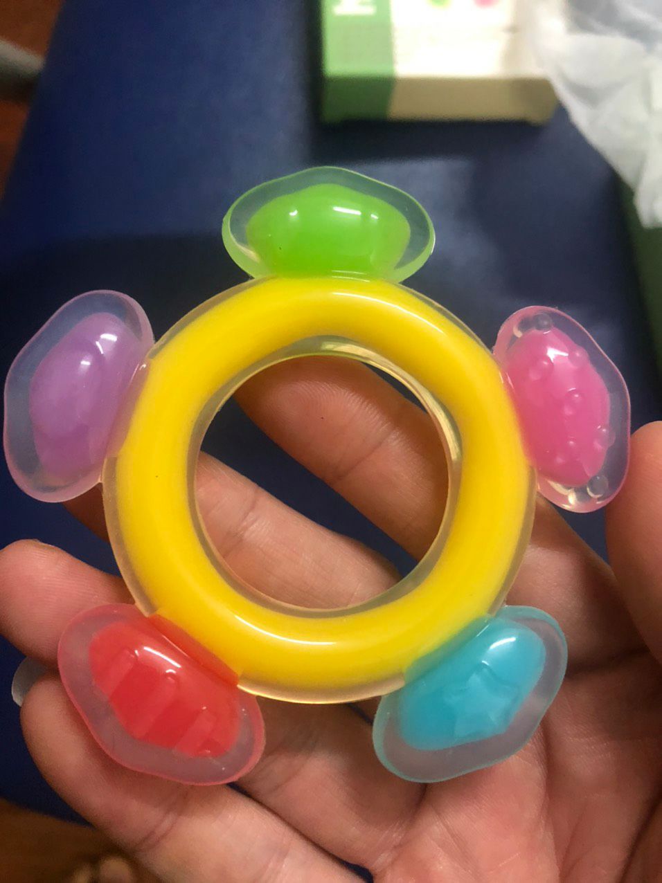 shop đóng gói hàng cẩn thận, giao hàng nhanh, gặm nướu silicon mềm, em bé nhà mình rất thích. cảm ơn shop nha shop đóng gói hàng cẩn thận, giao hàng nhanh, gặm nướu silicon mềm, em bé nhà mình rất thích. cảm ơn shop nha