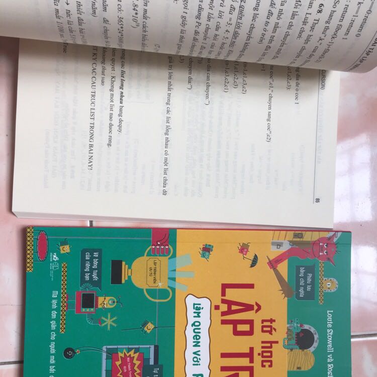 Đóng gói đẹp nma sách hơi bụi một tý