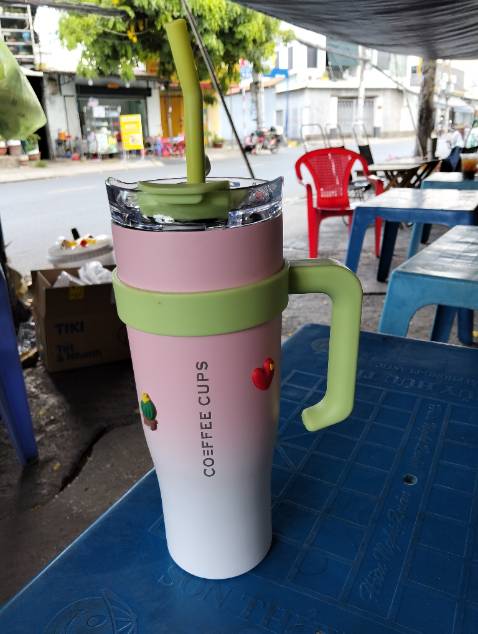 Ly đẹp, chắc chắn. Để thử xem có giữ nhiệt tốt không