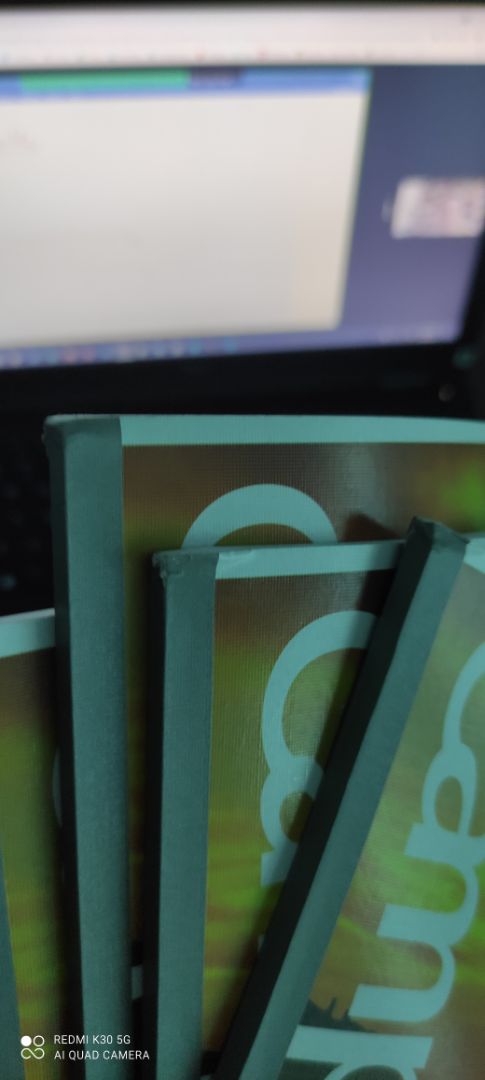 giao hàng nhanh,đúng hàng nhưng gáy bị hỏng