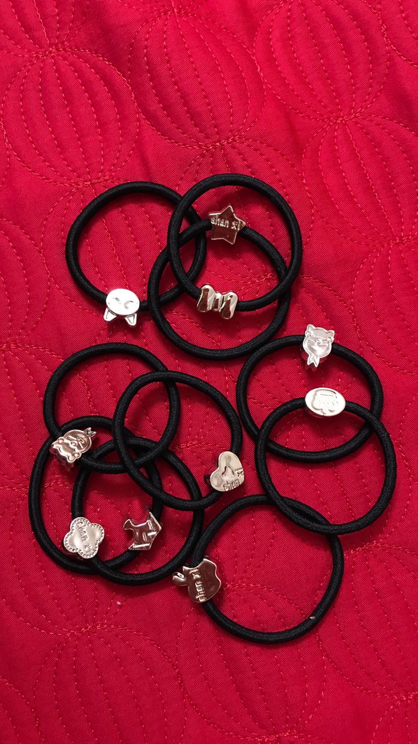 Dây chắc chắn, nhiều mẫu mã. Nchung ok. Buộc chơi chơi ở nhà thoải mái