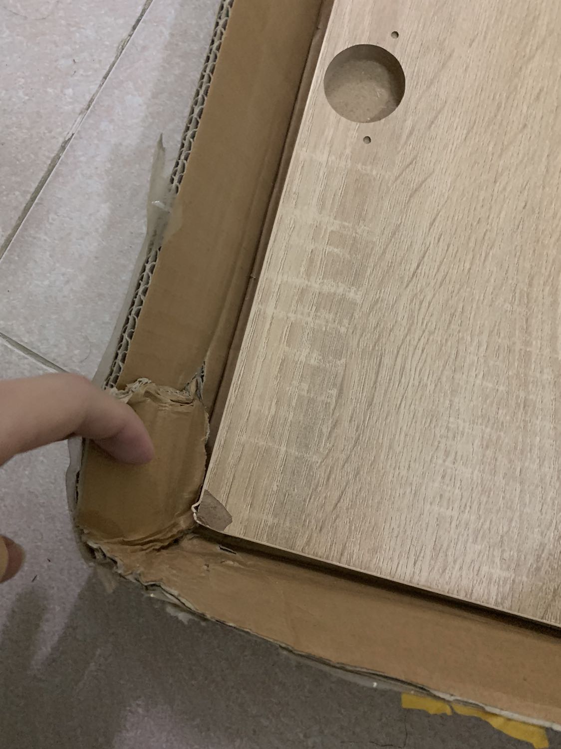Sản phẩm toàn bong tróc góc mất mỹ quan.
Chán thật, đặt ba chỗ thì chỗ nào cũng gửi cho sản phẩm kém chất lượng. Khuyên mọi người sau mua đồ gỗ thì đặt làm việc ở những xưởng đồ gỗ còn uy tín hơn đấy. Sản phẩm toàn bong tróc góc mất mỹ quan.
Chán thật, đặt ba chỗ thì chỗ nào cũng gửi cho sản phẩm kém chất lượng. Khuyên mọi người sau mua đồ gỗ thì đặt làm việc ở những xưởng đồ gỗ còn uy tín hơn đấy.