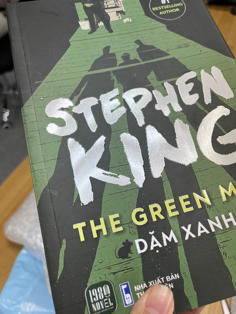 Sách không có bọc nilon, nếp gấp như sách đã sử dụng rồi. Nhắn tin shop không phản hồi. Tệ!