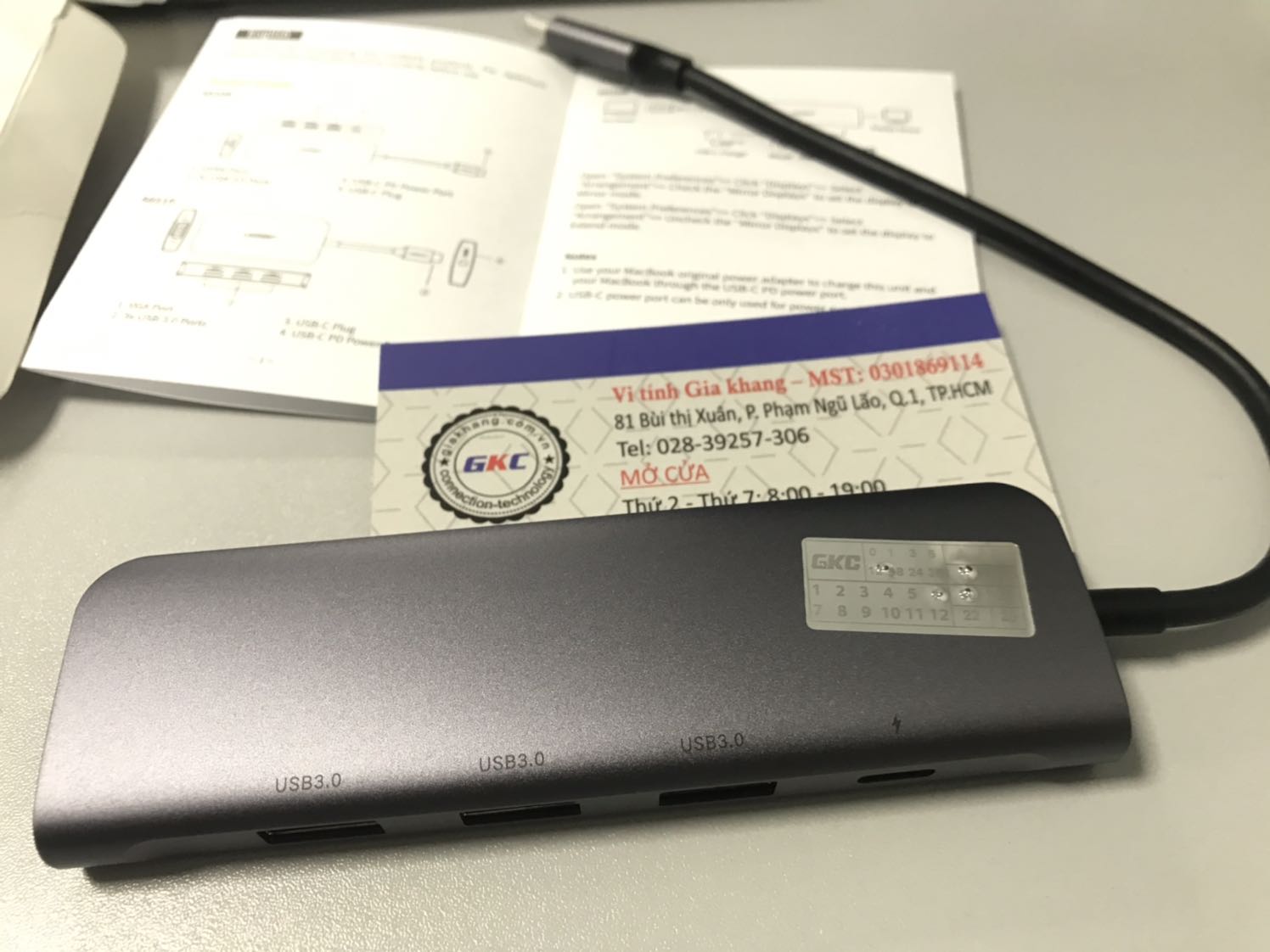 thiết kế nhôm chắc chắn, đẹp
cắm HDMI sử dụng cho màn 2K thời gian dài thì cũng chỉ hơi ấm chứ không quá nóng