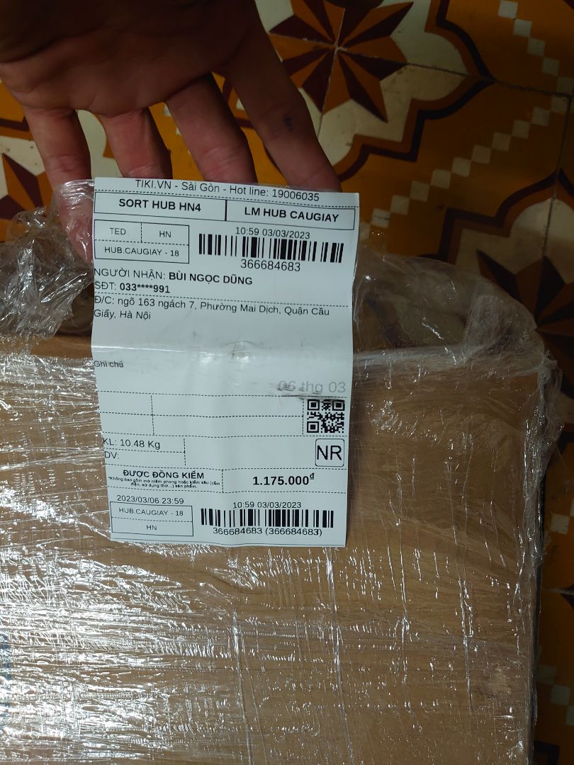 Thiết kế chắc chắn, gió thổi chất lượng cao. Điểm yếu khó thổi phía thấp do không bẻ cổ quạt chúi xuống đc