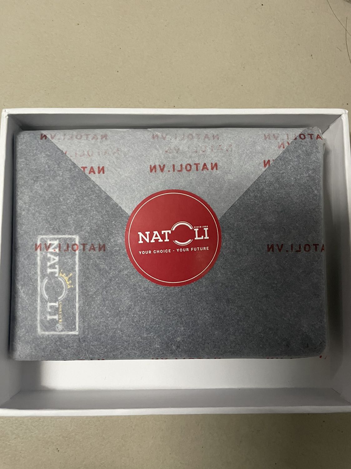 Đóng gói kỉ, hàng đẹp đứng mẫu chọn, có cái quên Sài 2 ngăn trong mà cái này có 1 ngăn trong thôi