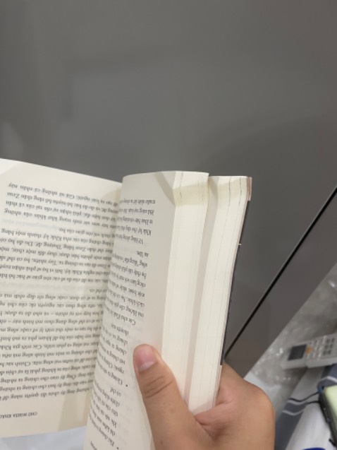 Sách móp méo, mua 3 quyển hỏng cả 2. Yêu cầu đổi hàng thì cần phải có video mở gói hàng. Tin tưởng Tiki trading nên mở luôn nhưng quá thất vọng