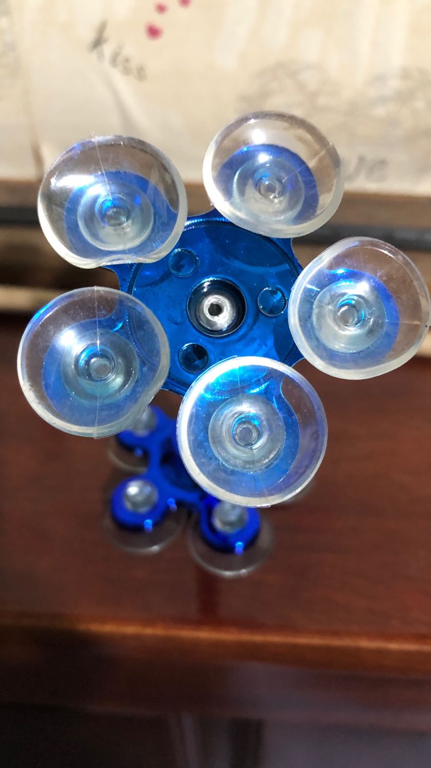 Nhìn hơi cũ. Nhưng cũng chấp nhận được. Tiền nào của đó.