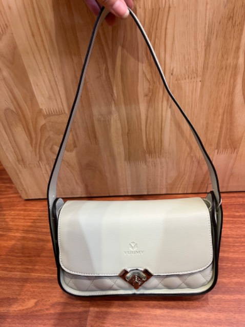 Đeo vai cực kì xinh nha form đẹp lên chuẩn nói chung là ưng lắm nha cảm ơn shop nhiều nha