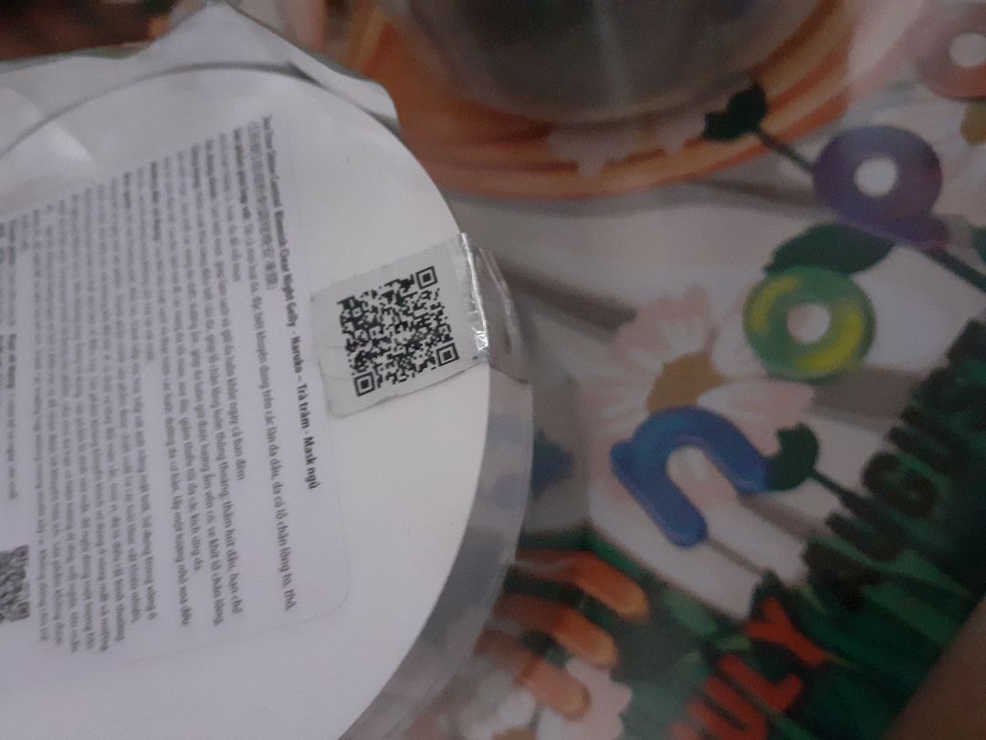 bao bọc ok nhưng phần tem thì hơi kì lạ :) 
như bị bóc ra rồi dán lại vậy không biết sản phẩm có đúng chính hãng không nhỉ :)