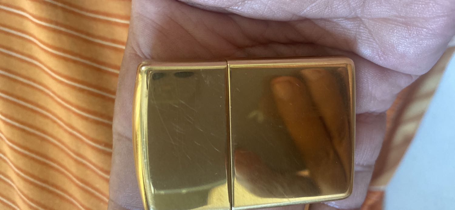 Có trầy xước ; buồn